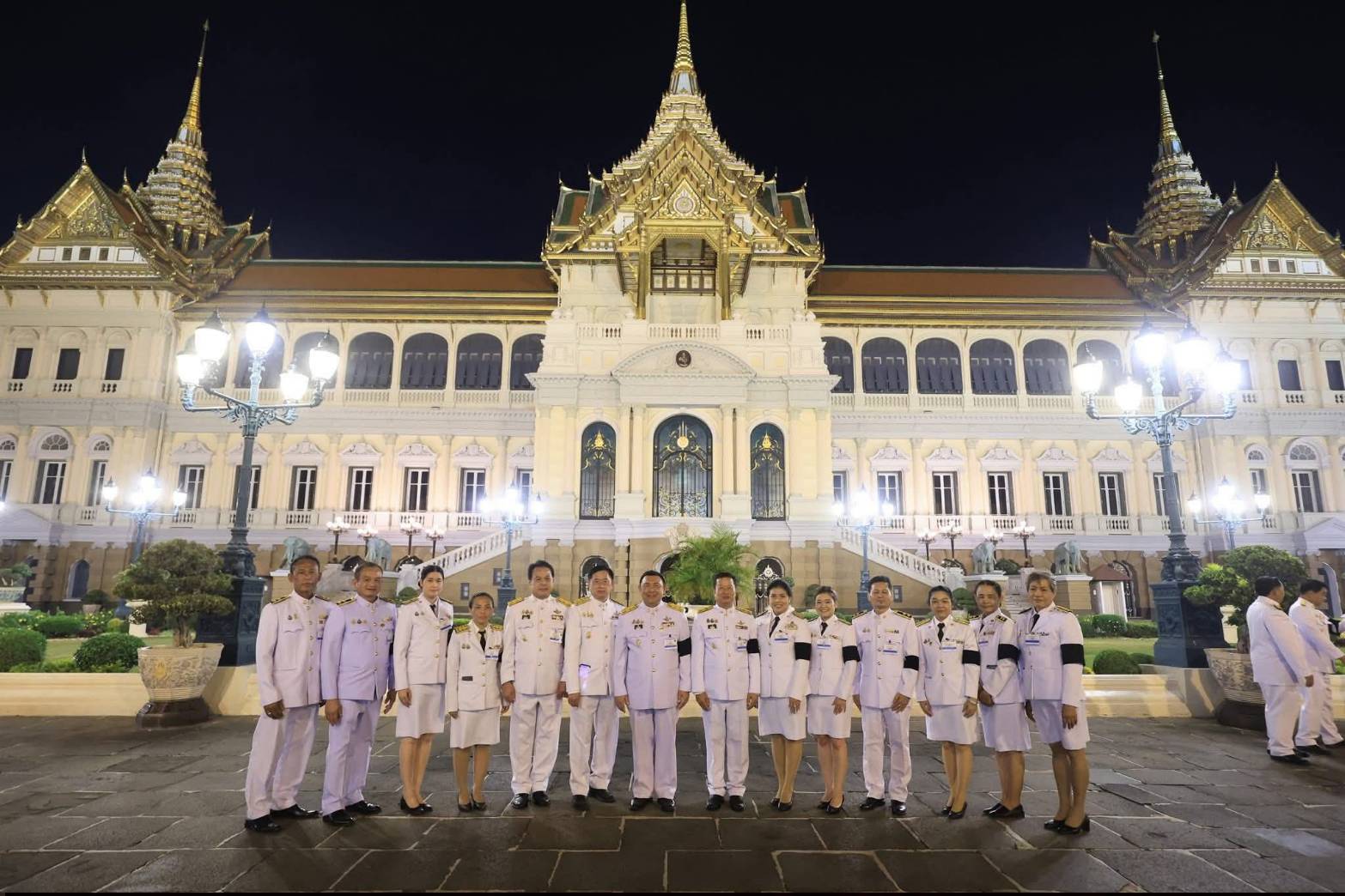 title - สำนักงานการปฏิรูปที่ดินเพื่อเกษตรกรรม (ส.ป.ก.) รับพระราชทานพระบรมราชานุญาตให้ร่วมเป็นเจ้าภาพบำเพ็ญกุศลถวายพระบรมศพ สมเด็จพระนางเจ้าสิริกิติ์ พระบรมราชินีนาถ พระบรมราชชนนีพันปีหลวง ณ พระที่นั่งดุสิตมหาปราสาท ในพระบรมมหาราชวัง
